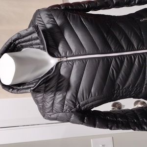 Kenneth Cole Reaction black nylon down puffer jacket. NWOT. Small